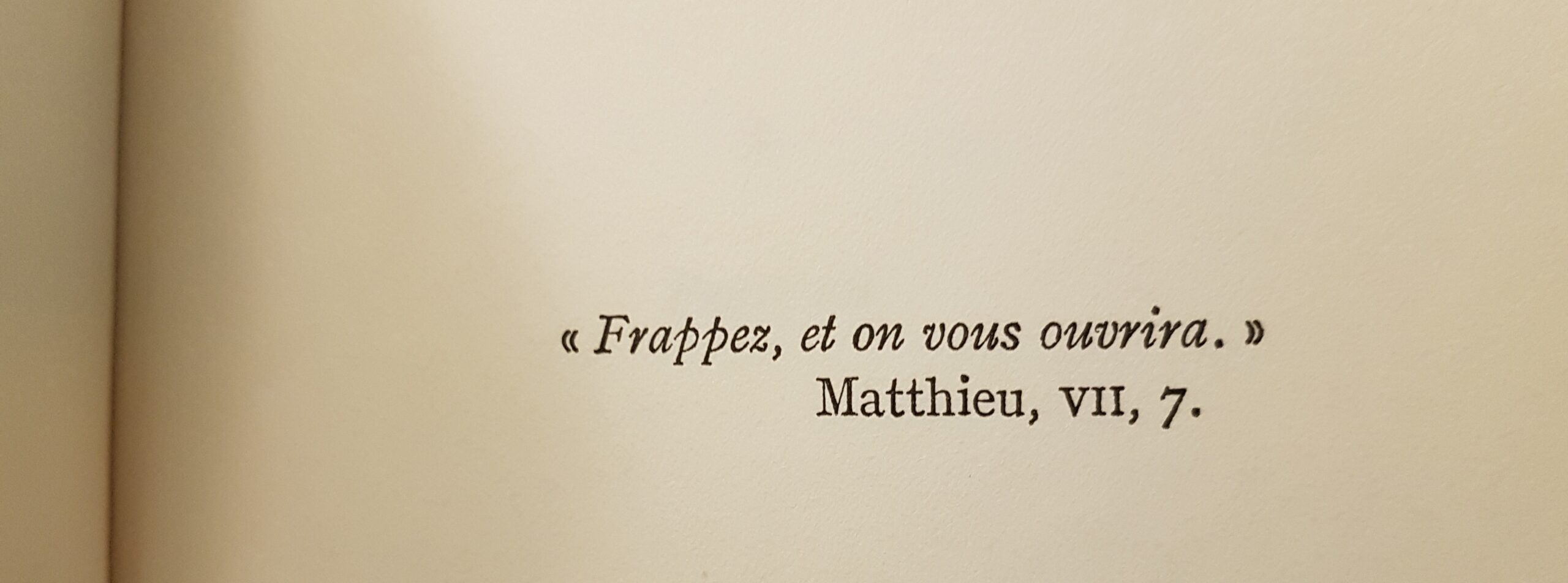 Éloge de la fessée – NoID